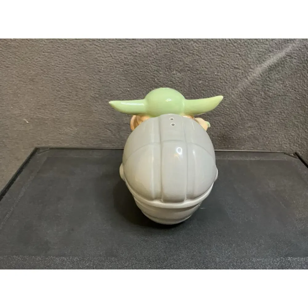 Star Wars Mandalorian Grogu The Child Salt & Pepper Shakers Baby Yoda Disney NIB